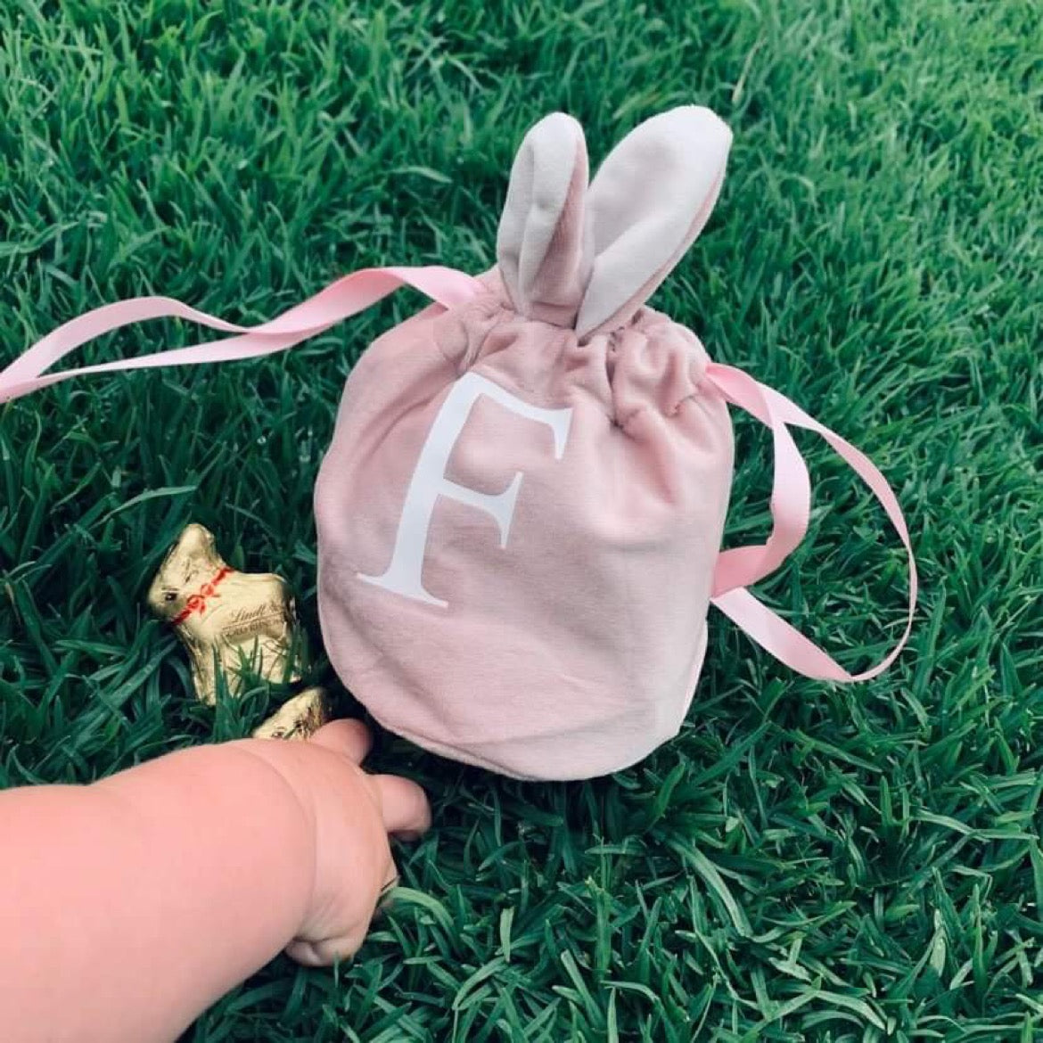 ‘F’ Mini Easter Hunting Bag in Pink